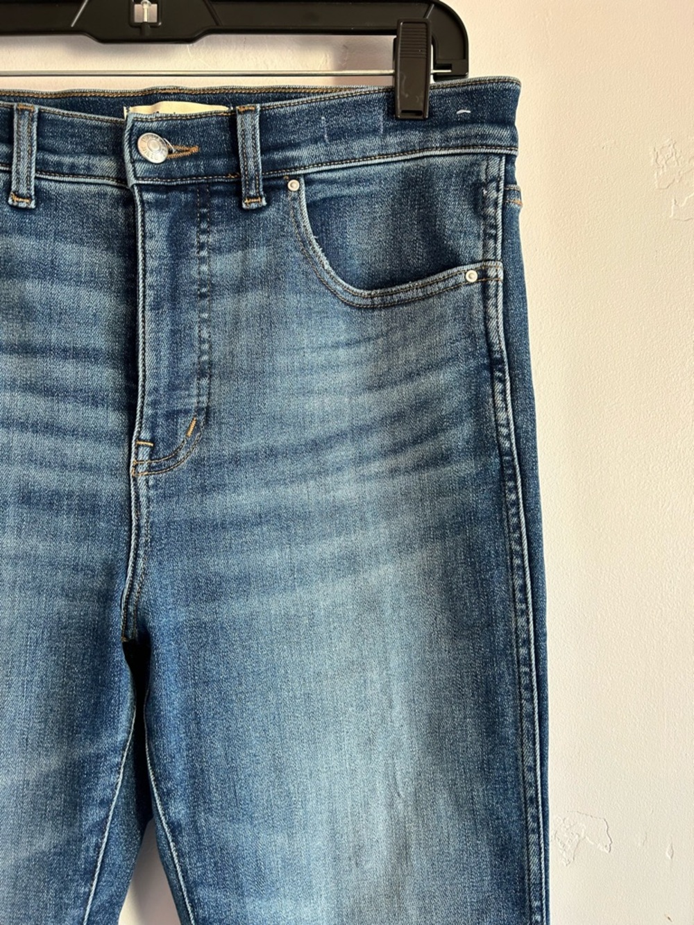 Madewell Stovepipe Jeans in Medium Blue Wash - Picture 7 of 11